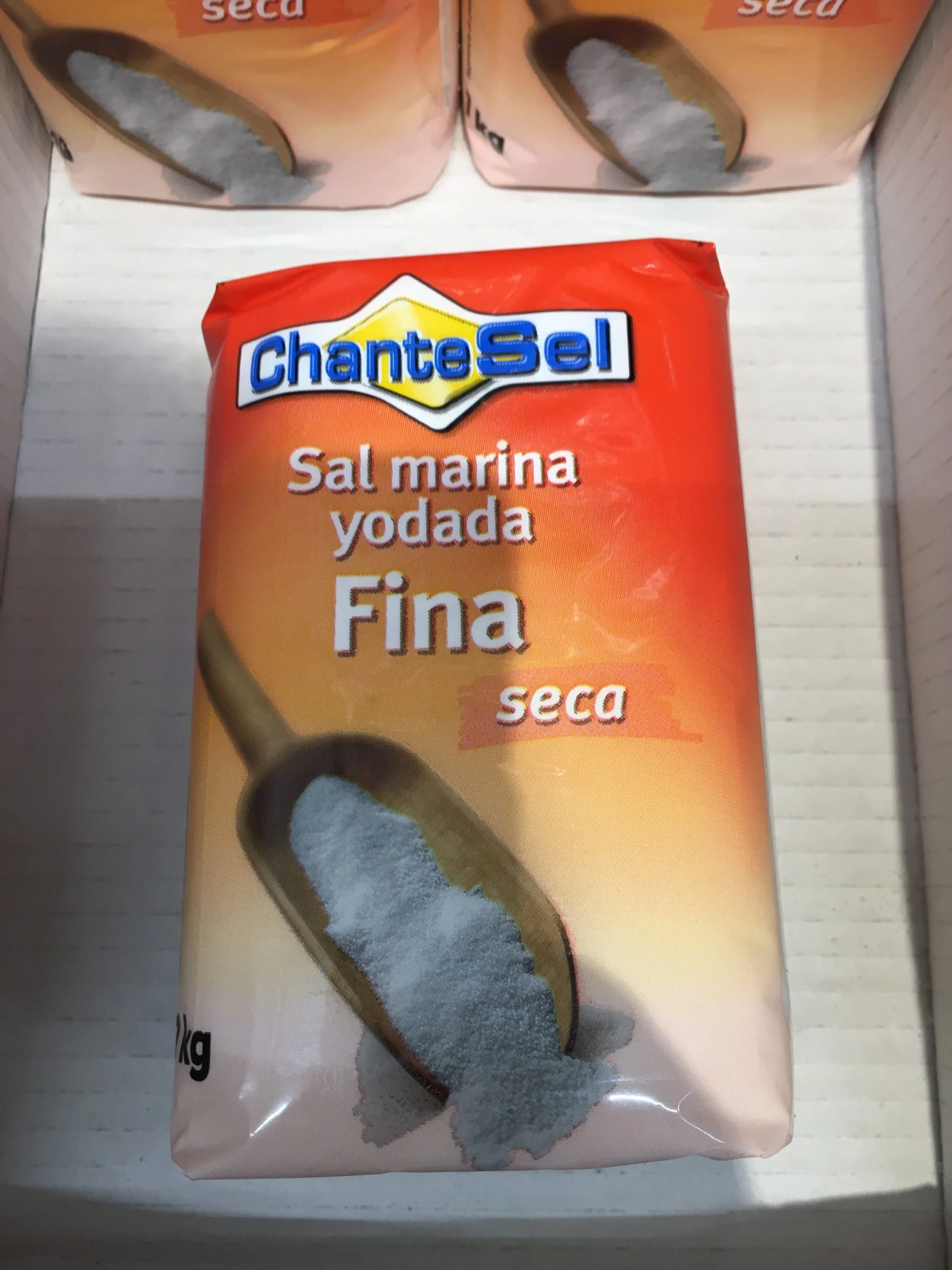 2180f69d-0eec-4306-99e3-57c93c511a5f-784-000000600ef65680_file-scaled-1.jpeg Sal de Mesa Premium 1 kg - Esencial para tu Cocina